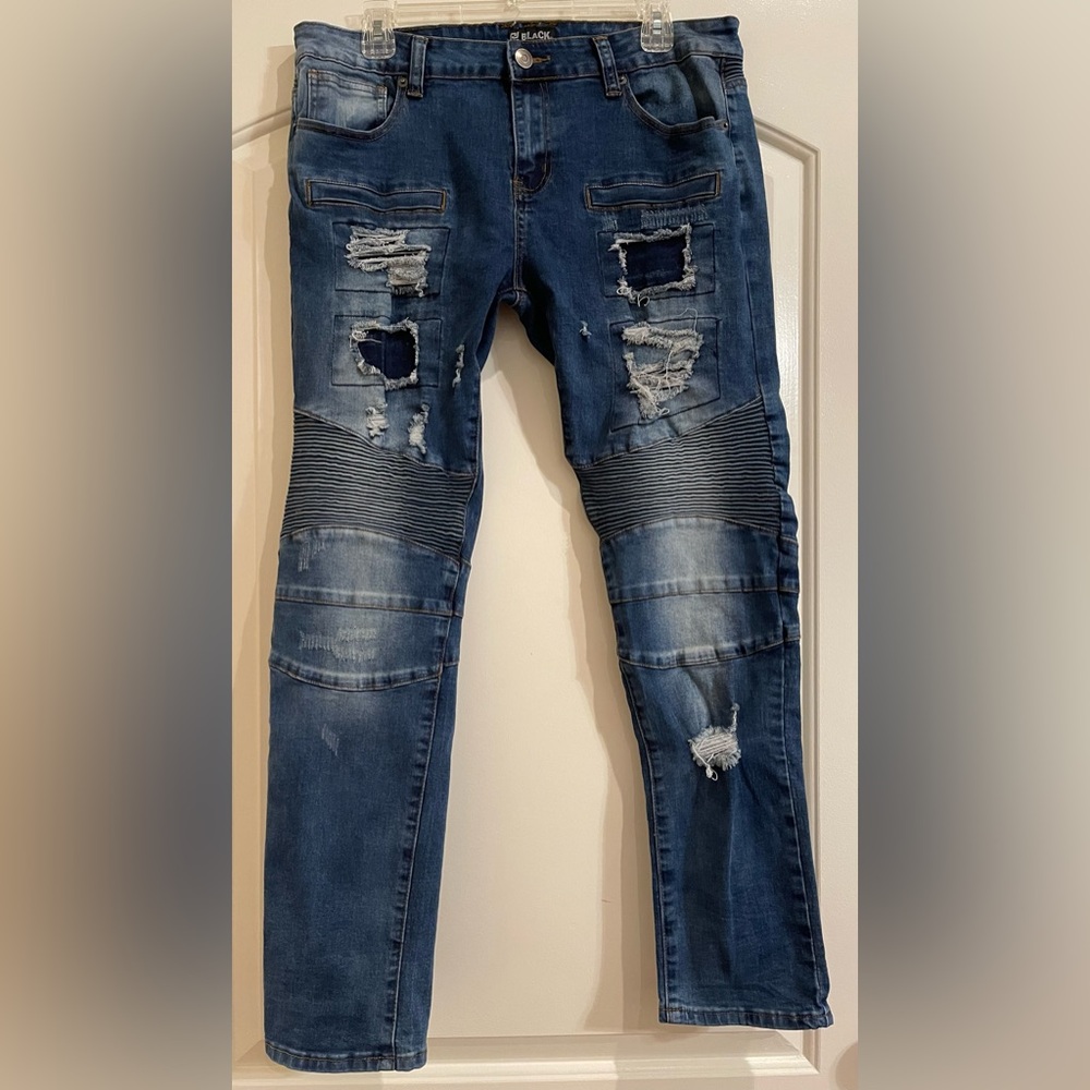 BLACK premium men’s distressed jeans. Size 34/30